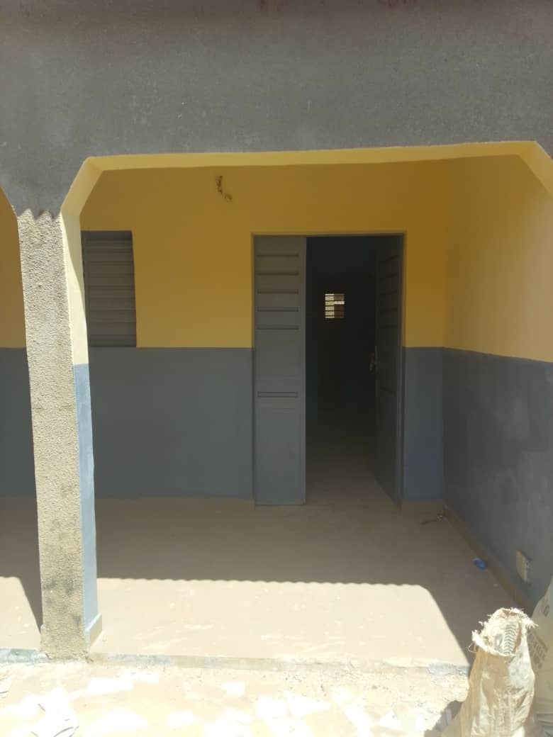 2 Chambre Salon 1 douche sans placard 